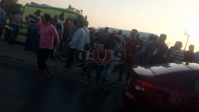 تصادم سيارتين يسبب شللا مروريا بالطريق الزراعي في القليوبية (صور)