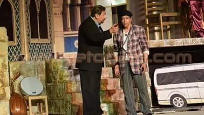 بالصور.. «حارة السنان» تواصل نجاحها على مسرح جمصة