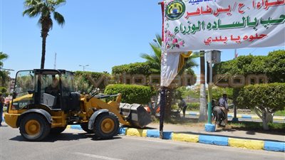 بالصور.. محافظ الإسماعيلية يتفقد أعمال مبادرة «حلوة يابلدى»