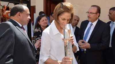 محافظة بني سويف: الوفد الأمريكي أشاد بتجربة صرف الـ«MBR»