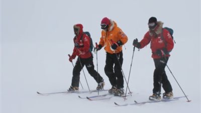 بالفيديو.. الأمير هاري يبدأ سباق القطب الجنوبي