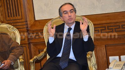 محافظ الجيزة يجتمع مع مسئولى مدينة كرداسة