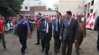 لجنة من وزارة الرياضة تتفقد مركز شباب بالبدرشين (صور)