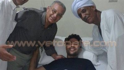 عبدالعزيز عبدالشافي يزور محمد إبراهيم للاطمئنان عليه