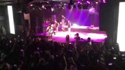 زاب ثروت يبدع في حفل إصدار «المدينة» بـ«ملعونة الشهرة» (فيديو)