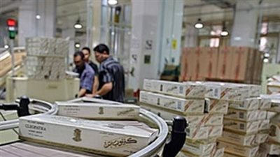 المدخنون.. «ملطشة كل حكومة».. ارتفاع أسعار السجائر يغضب 14 مليون مصري.. ارتفاع سعر الدولار وسد عجز الموازنة حجج الدولة لزيادة الضرائب.. 44 مليار جنيه حجم أرباح «الدخان».. والمالية 