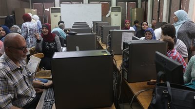 تفاصيل اليوم الثاني لتنسيق الثانوية العامة.. 60 ألف طالب سجلوا رغباتهم.. توافد كبير على معامل الكليات واستراحات لأولياء الأمور.. و«حاسبات ومعلومات» تمد فترة التسجيل للخامسة مساء