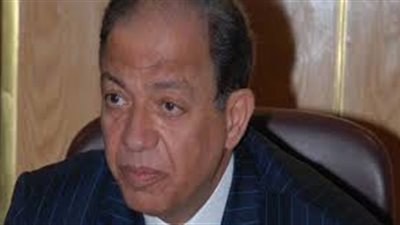 محافظ أسيوط يطالب بالانتهاء من إنارة الطرق السريعة