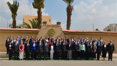 وزيرة السياحة تلتقي مرشحي الملحقين العسكريين.. تستعرض ملفات تطوير السياحة وأساليب الدعاية.. توكد على أهمية تغيير الصورة الذهنية عن مصر لدى الغرب.. وتشيد بمشروع تطوير منطقة الأهرامات