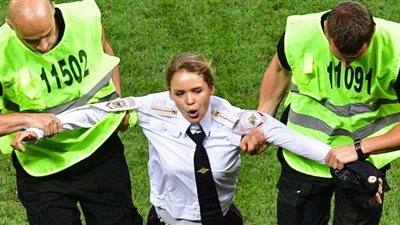 « ناديجدا وماريا».. حكاية «بنتين من روسيا» كسرتا هيبة بوتين