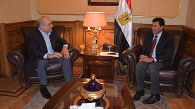وزير الرياضة يبحث ترتيبات بدء الأكاديمية الأفريقية لليد
