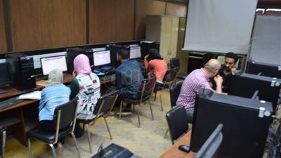 11 صورة ترصد ثاني أيام تسجيل الرغبات بمعامل الجامعات