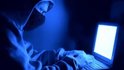 أغرب جرائم النصب عبر الإنترنت.. متهمة تنتحل صفة رجل لإغواء السيدات وتسرق 89 ألف دولار.. عصابة الأفارقة تستولى على 200 ألف دولار من مهندس بزعم استخراج النفط.. وتحويل أموال جنرال أمريكي لمصر الأطرف