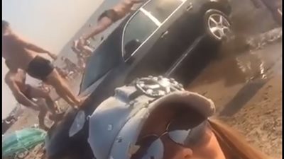 بالفيديو.. استخدام شباب الخليج سيارة بورش للتزحلق على المياه يثير أزمة