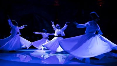 «التنورة التراثية» بين جدران وكالة الغوري.. السبت