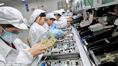 بالفيديو والصور.. سرطان الدم يقتل عمال 