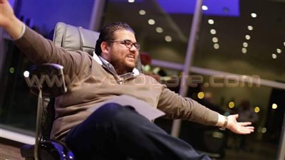 بالصور.. براء أشرف ينعي نفسه قبل وفاته بشهرين.. الحزن يخيم على أصدقاء الكاتب الساخر.. وائل غنيم: سأفتقدك يا صديقي العزيز.. نجاد البرعي: إنا لله وإنا اليه راجعون.. ليليان: أكيد أنت بمكان أحلى