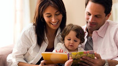 أفضل طرق التواصل مع طفلك ومشاركته اهتماماته