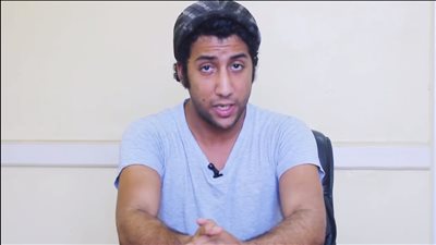 بالفيديو.. شاب ينتقد فيديوهات «شادى وحسام» الساخرة