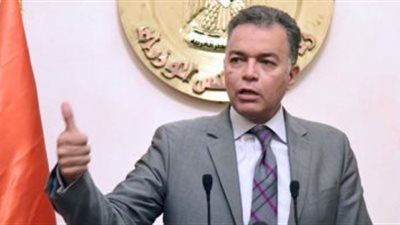 وزير النقل يبحث الانتهاء من دراسة تطوير الموانئ المصرية
