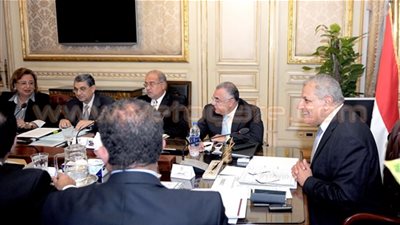 «الحكومة» تدرس 