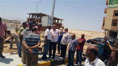 بالصور.. متابعة أعمال التجميل والتزيين بشارع الحجاز في الغردقة