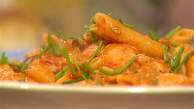 طريقة إعداد المكرونة بكريمة الطماطم من مطبخ الشيف أسامة