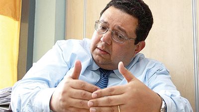 زياد بهاء الدين يواصل لقاءاته مع مسئولين في البنك الأوربي.. نائب رئيس الوزراء: استثمارت بـ 158 مليون يورو في 2014.. نسعى بقوة لتحويل مصر إلى «دولة عمليات».. الاستفتاء على الدستور «الخطو