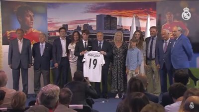 ريـال مدريد يقدم لاعبه الجديد أودريوزولا لوسائل الإعلام (صور)