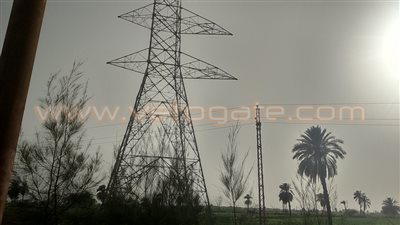 سرقة المال العام في الطريق الصحراوي بالمنيا.. عصابات تستولى على أسلاك الألومنيوم وأبراج الكهرباء.. أصحاب المزارع يسرقون التيار بمعاونة أباطرة الخردة.. والحكومة تتحرك لإزالة المخالفة بعد سنة