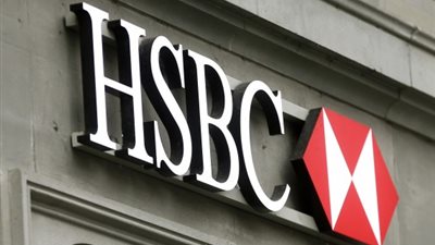 النيابة في مستشفى العجوزة لسماع أقول مصاب بنك HSBC .. الطبيب المعالج: المجنى عليه في غيبوبة وإصابته بنزيف في المخ ولا يمكن استجوابه.. الكاميرات تحدد متهما.. والمعاينة: آثار دماء و«الصراف الآلي