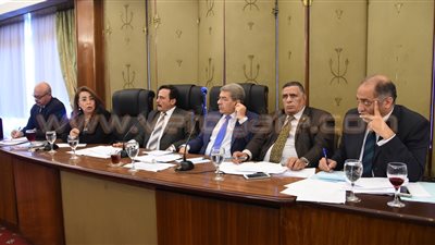 الحكومة تحسم قضية زيادة المعاشات.. 10% زيادة بحد أدنى 125 جنيها و323 حدا أقصى.. الزيادة الجديدة تحمل خزانة الدولة 2،6 مليار جنيه.. «المراغي»: الحكومة وافقت على رفع الاشتراك التأميني من 160 إ