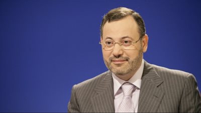 «كارثة».. الأخبار المسموعة بماسبيرو تروج لميلاد الإخواني أحمد منصور