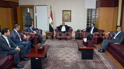 رئيس الوزراء يرحب باستثمارات «زين الكويتية للاتصالات» في مصر