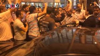 بالفيديو.. ساطع النعماني يغادر مطار القاهرة على أنغام «والله وعملوها الرجالة»