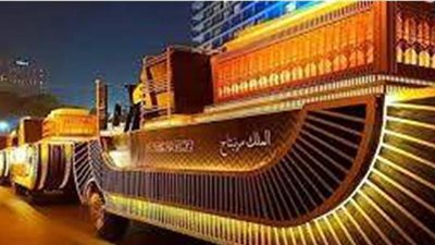 جاسمين زكي تقدم حفل المومياوات الملكية من ميدان التحرير