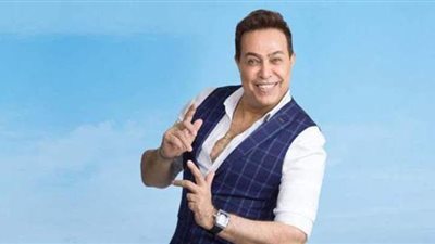 حكاية انتقال حكيم من طالب في الأزهر لمطرب بشارع محمد علي | فيديو