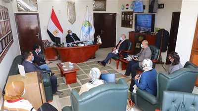 رئيس مياه أسيوط يستقبل خبراء مشروع الدعم للحلول المتكاملة