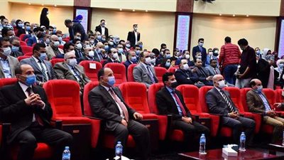 افتتاح مؤتمر الشباب والبنوك برعاية مجلس الوزراء