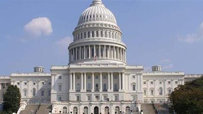 بعد اقتحام حاجز أمني أمامه.. إغلاق مبنى الكابيتول بواشنطن | فيديو