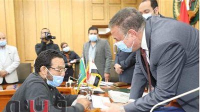 محافظ المنوفية يسلم كراسي متحركة ودراجات بخارية لذوي الهمم