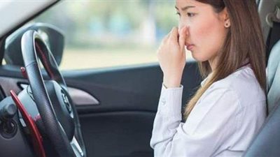 11 سببا وراء انتشار رائحة البنزين داخل السيارة