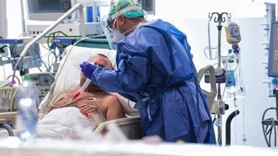 مستشفيات فرنسا تستدعي أطباء لمواجهة تصاعد أعداد مصابي كورونا