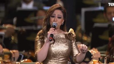 ريهام عبد الحكيم تشعل احتفالية نقل المومياوات الملكية بـ