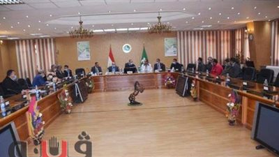 محافظ الشرقية يلتقى أصحاب الأكشاك المحترقة بنفق الزقازيق