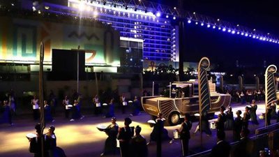 الأحفاد يكرمون الأجداد.. ما لم تلتقطه عدسات الكاميرات في رحلة المومياوات | فيديو