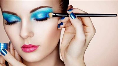 اللون الأخضر يعود بقوة لموضة مكياج 2021