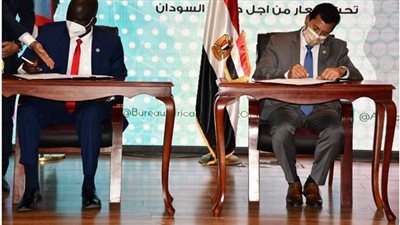 وزير الشباب والرياضة ونظيره بجنوب السودان يوقعان بروتوكول تعاون