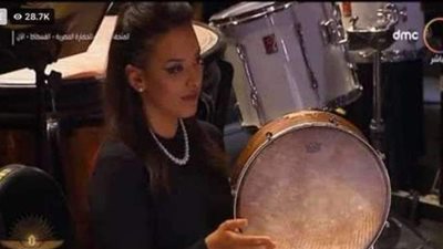 عازفة دف موكب المومياوات: «فخورة بملامحي الفرعونية»