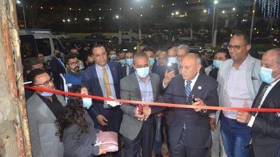 محافظ الإسماعيلية ورئيس الغرفة التجارية يفتتحان معرض «أهلا رمضان» | صور